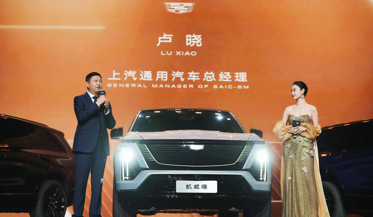 倪妮同框凯迪拉克凯威德｜百年豪华与风范双向奔赴